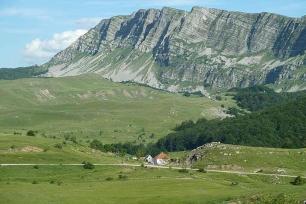 Cemerno Cottage Gacko Kültér fotó