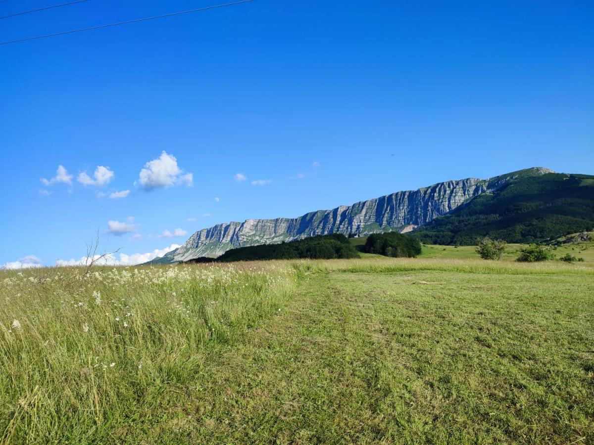 Cemerno Cottage Gacko Kültér fotó