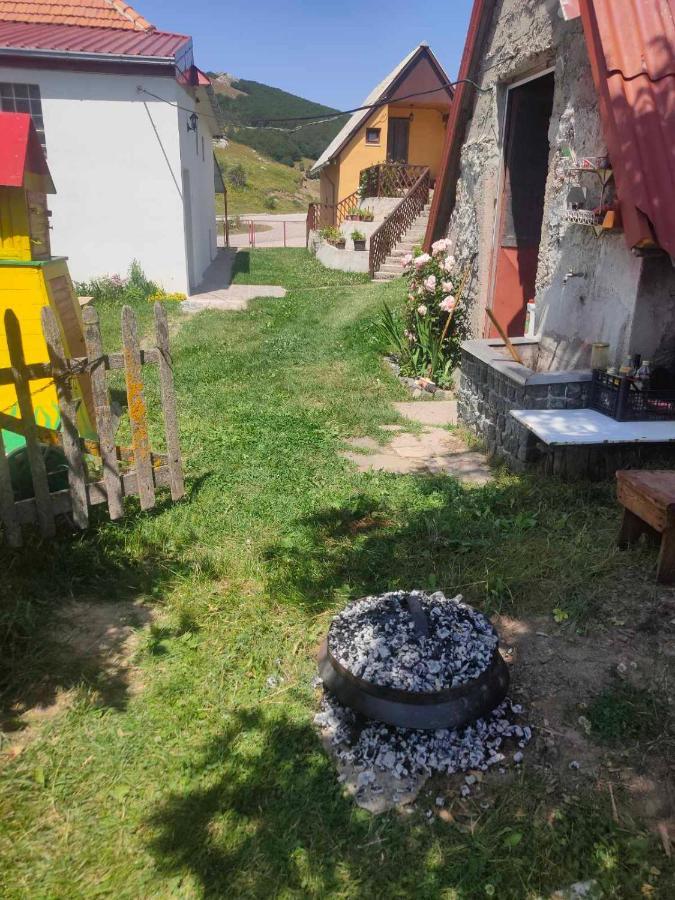 Cemerno Cottage Gacko Kültér fotó