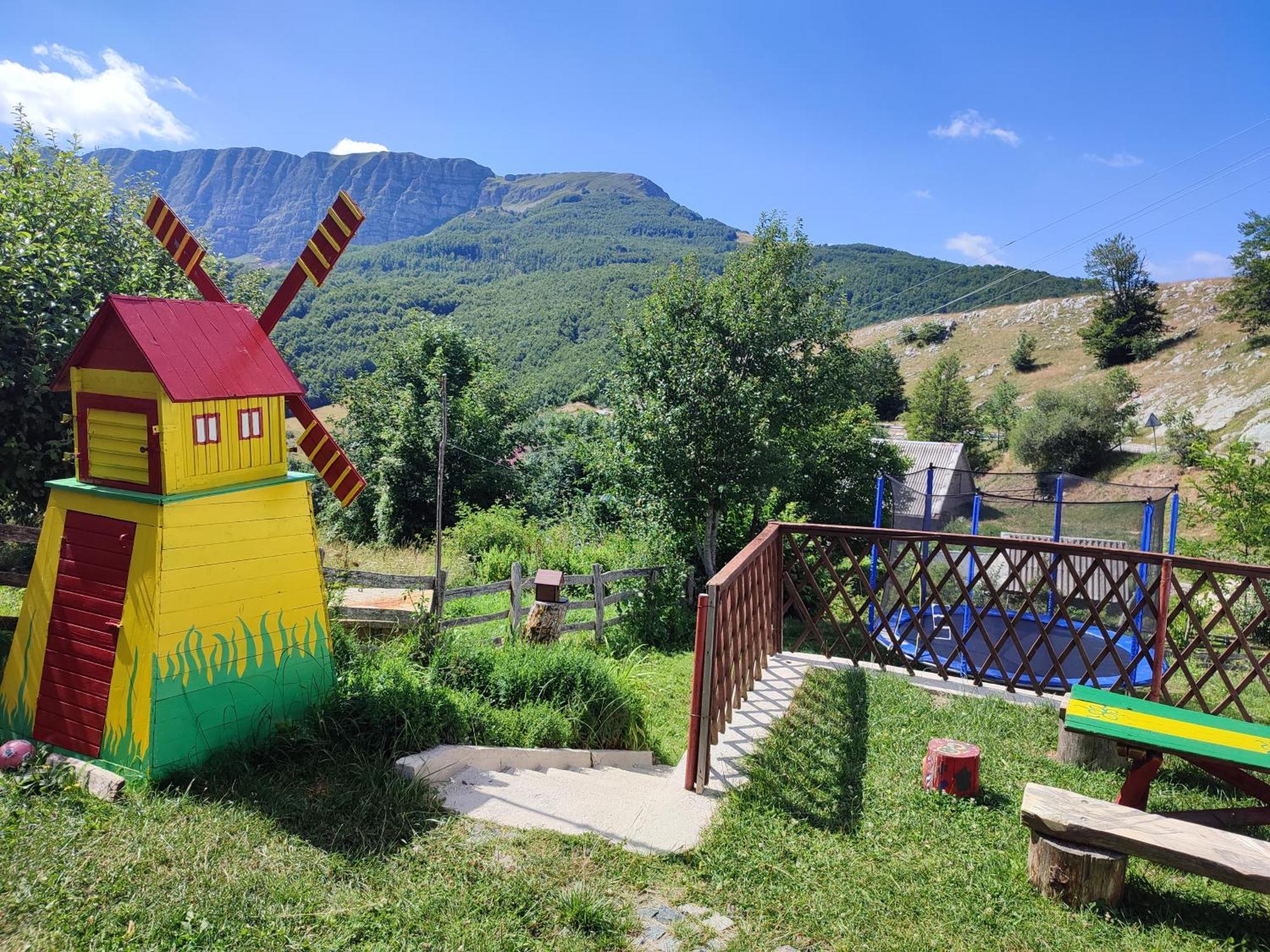 Cemerno Cottage Gacko Kültér fotó